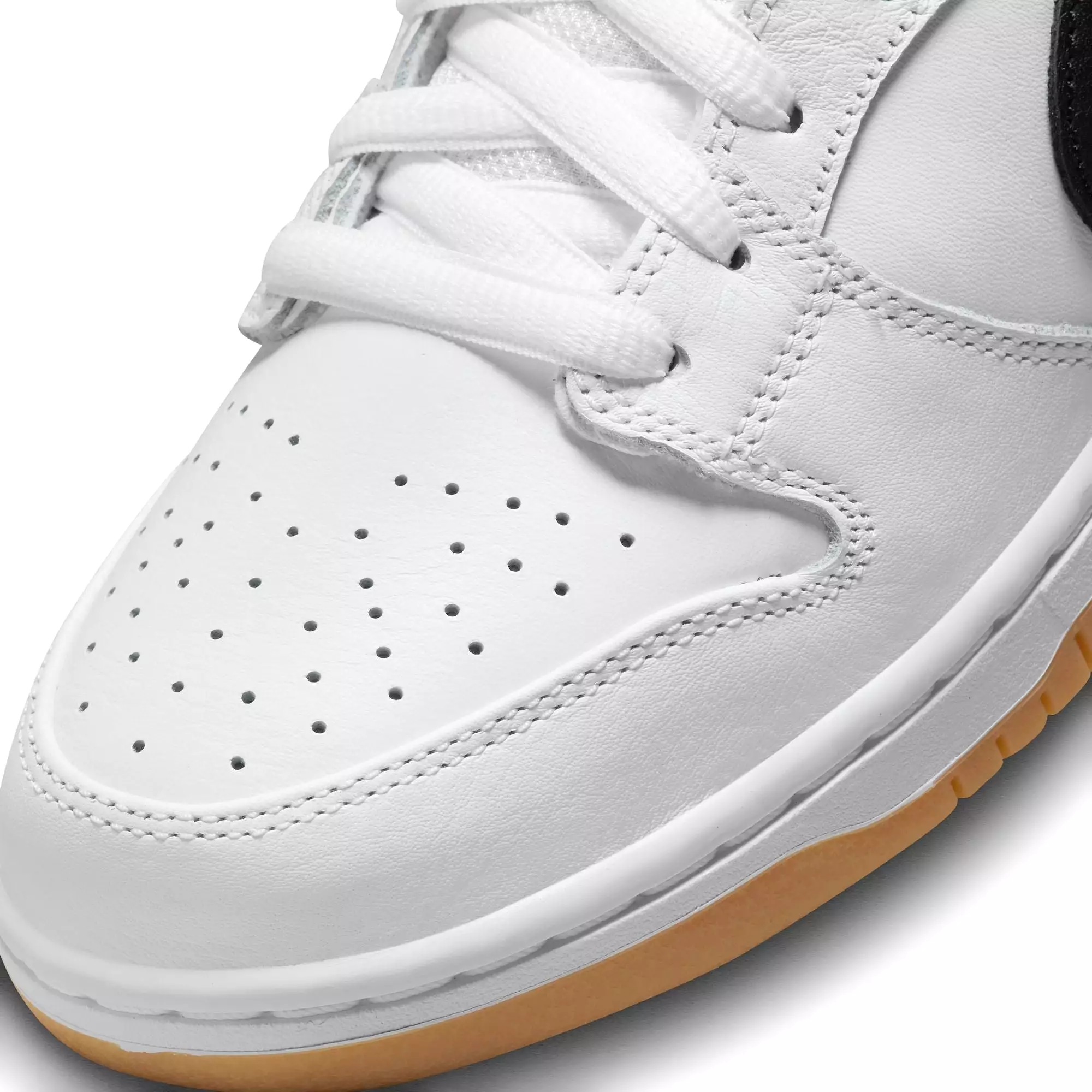 DUNK LOW PRO ISO WHITE / BLACK / GUM LIGHT BROWN