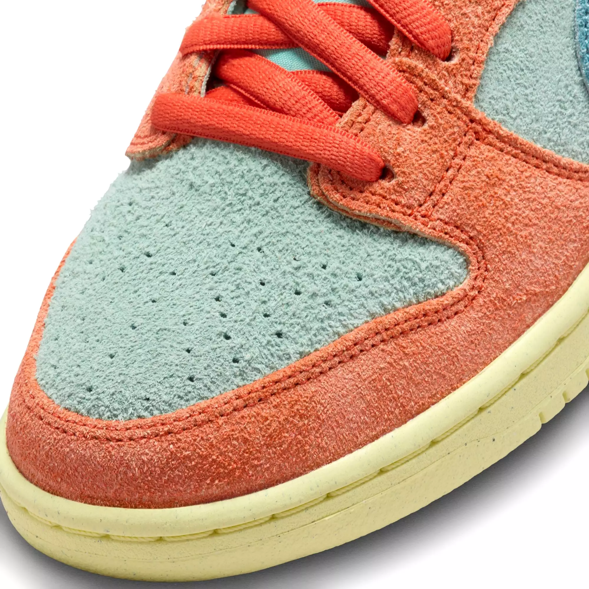 DUNK LOW PRO PREMIUM ORANGE / NOISE AQUA / EMERALD RISE