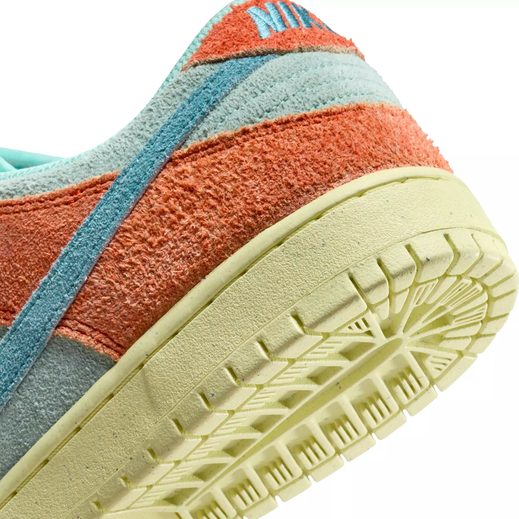 DUNK LOW PRO PREMIUM ORANGE / NOISE AQUA / EMERALD RISE