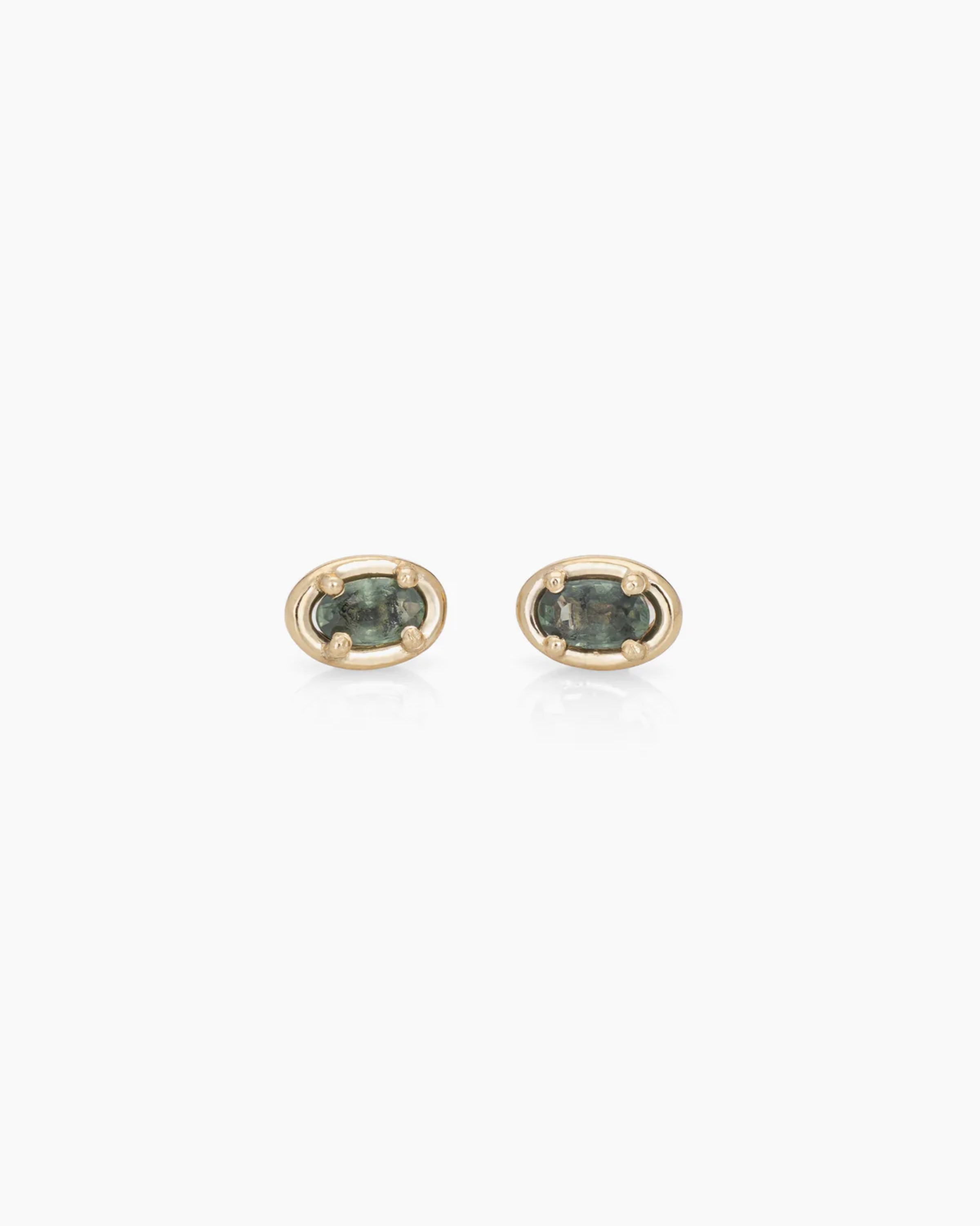 Ellipse Single Stud in Green Sapphire