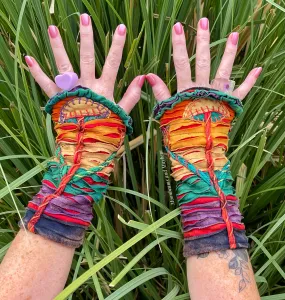 MUSHROOM SUNSET WRISTLETS / GLOVES