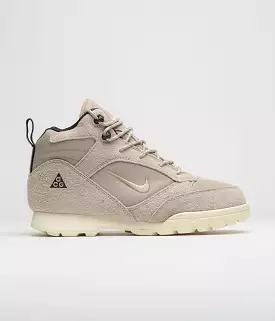 Nike ACG Torre Mid Waterproof Shoes - Khaki / Khaki - Coconut Milk - Black