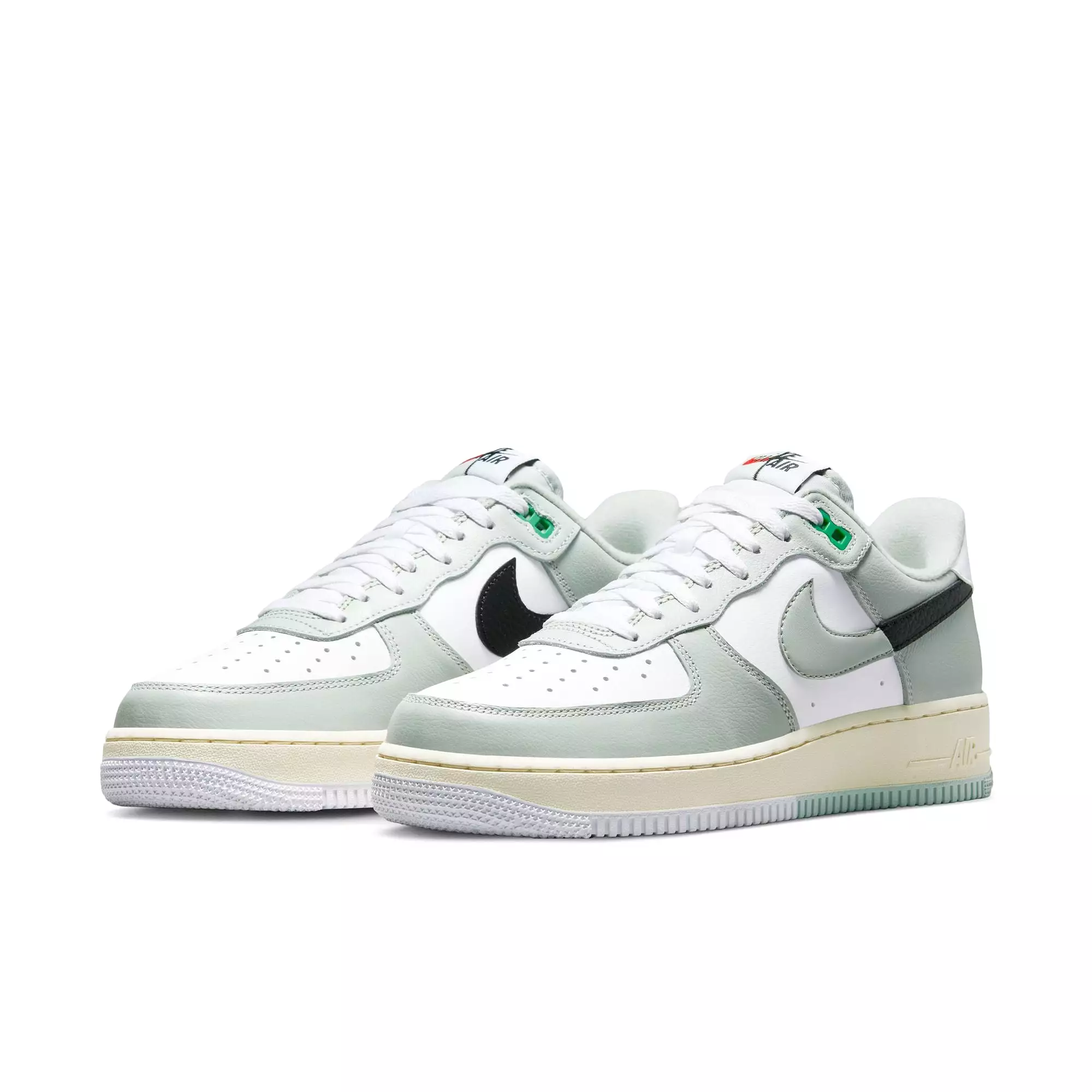 NIKE AIR FORCE `07 LV8